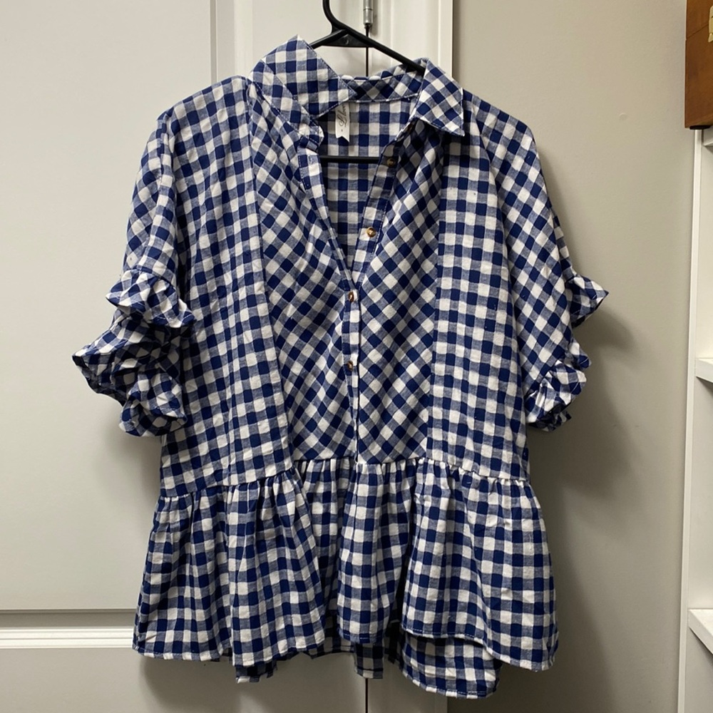 L love navy gingham tunic- so cute! -S